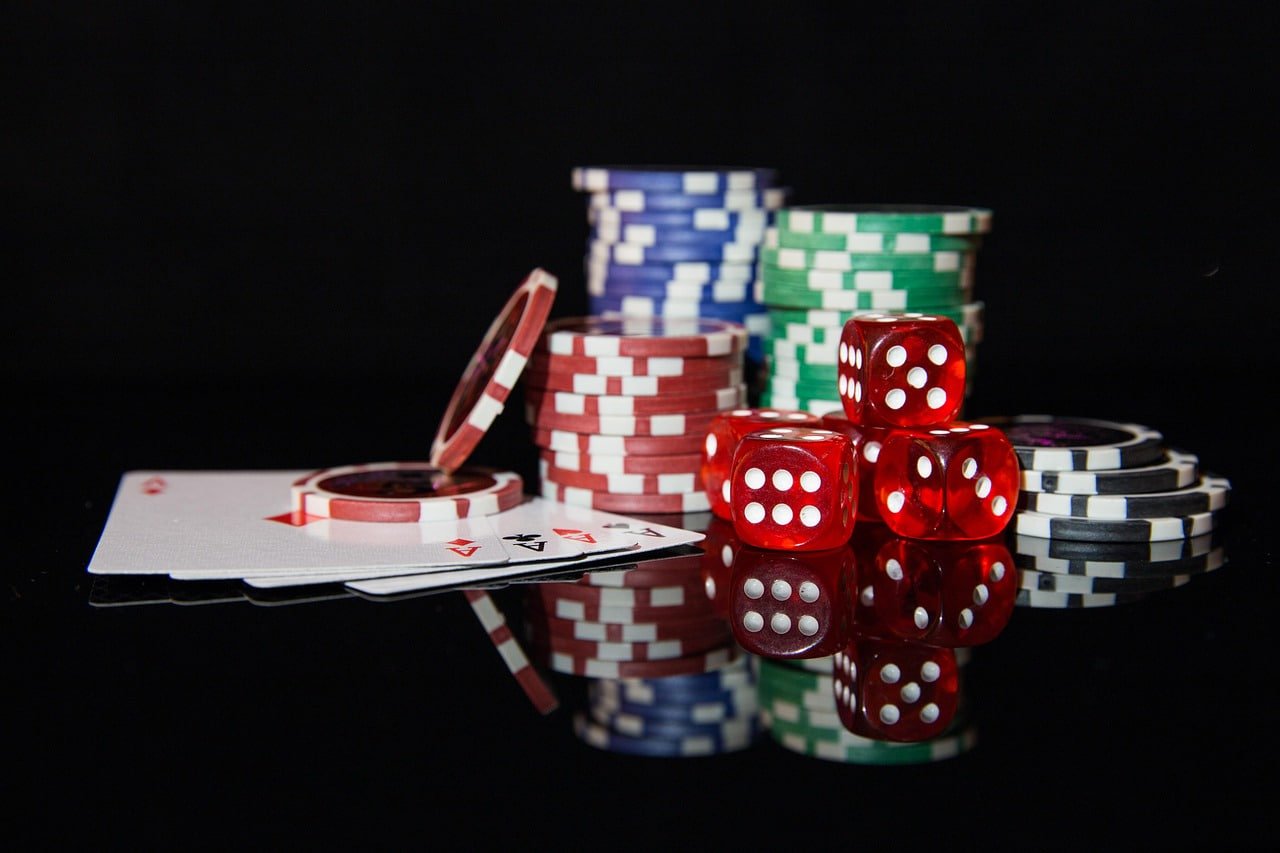 Dealer langsung kasino jagobetting di studio multi-kamera